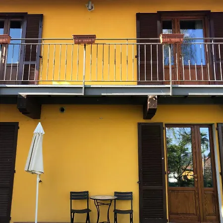 ゲストハウス In Campagna Besozzo